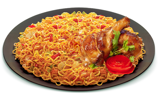 M&#236; Indomie với đ&#249;i g&#224; chi&#234;n nước mắm